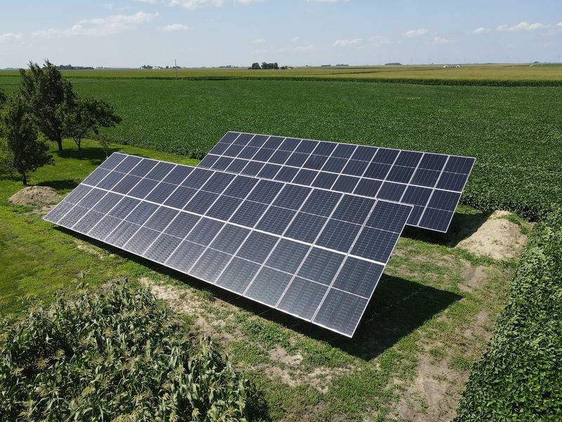 Agricultural solar panels in Illinois