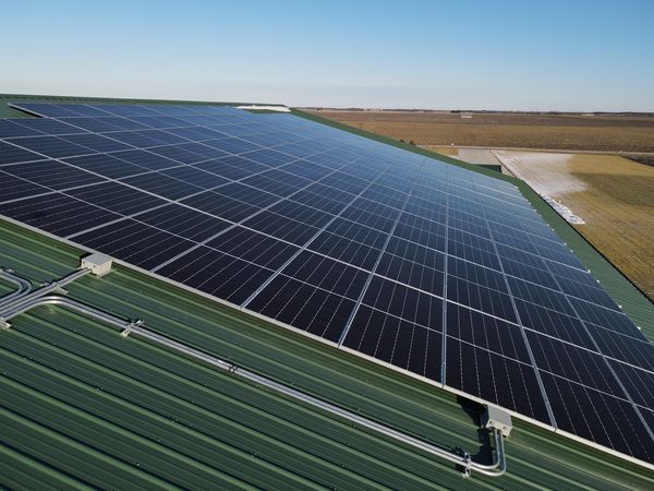 Solar panels on rooftop of Countryside School in Eureka, IL 