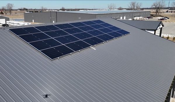 Solar panels on rooftop of commercial building in Goodfield, IL by Halo Solar