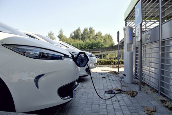 EV Charging Stations and Battery Back-Up Systems at Halo Solar